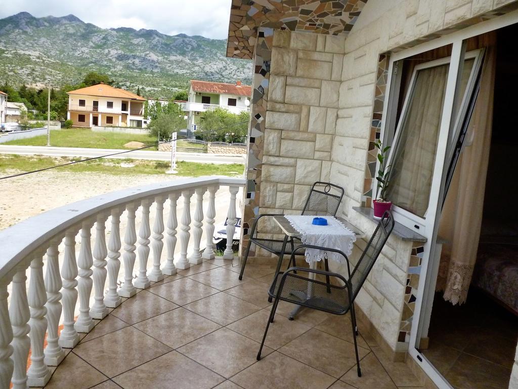 Studio Apartments Matos Селине Екстериор снимка